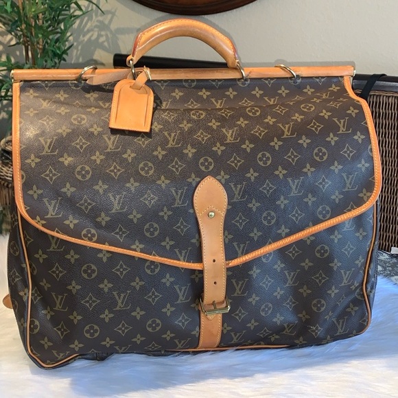 SOLD🎉🎉Louis Vuitton Monogram Sac Chasse Hunting Bag - Picture 1 of 17